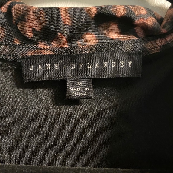 Jane + Delancey Womens Black and Blush button down top = Size Medium - Picture 3 of 7